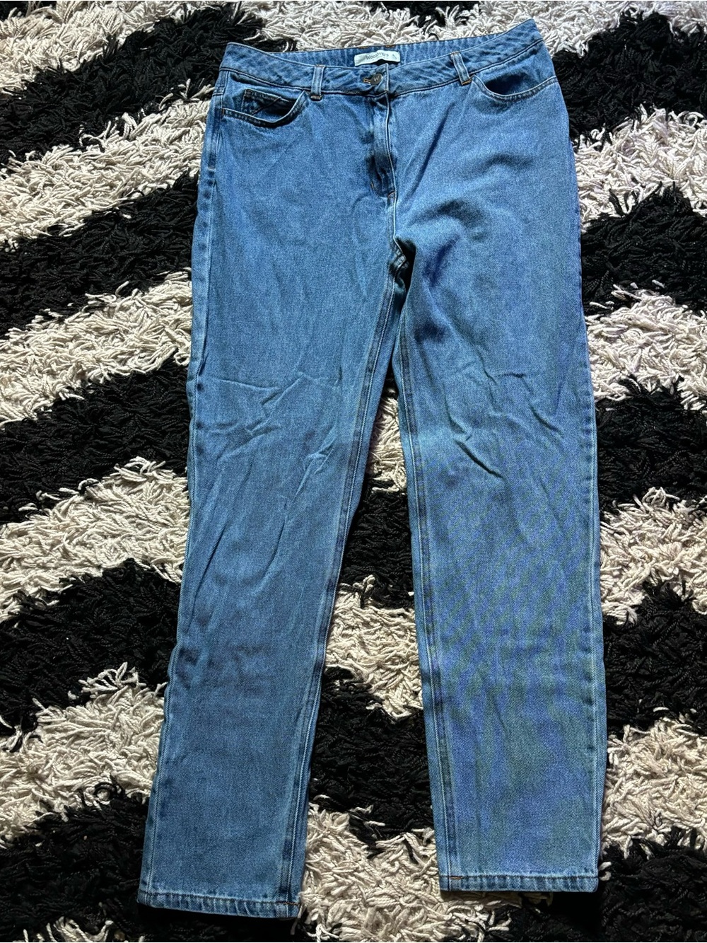 Woolovers Casual Medium Wash Denim Straight Leg Mid Rise Jeans